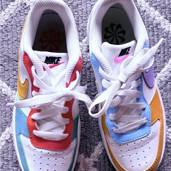 Girls Nike Multi Color Court Borough Sneakers Size 3.5Y - Picture 4 of 6